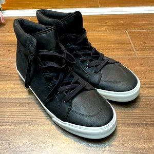 Men’s black Old Navy high tops Size 12